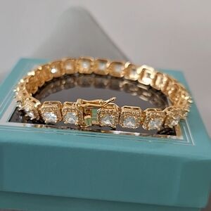 Multi diamonds halo design bracelet
